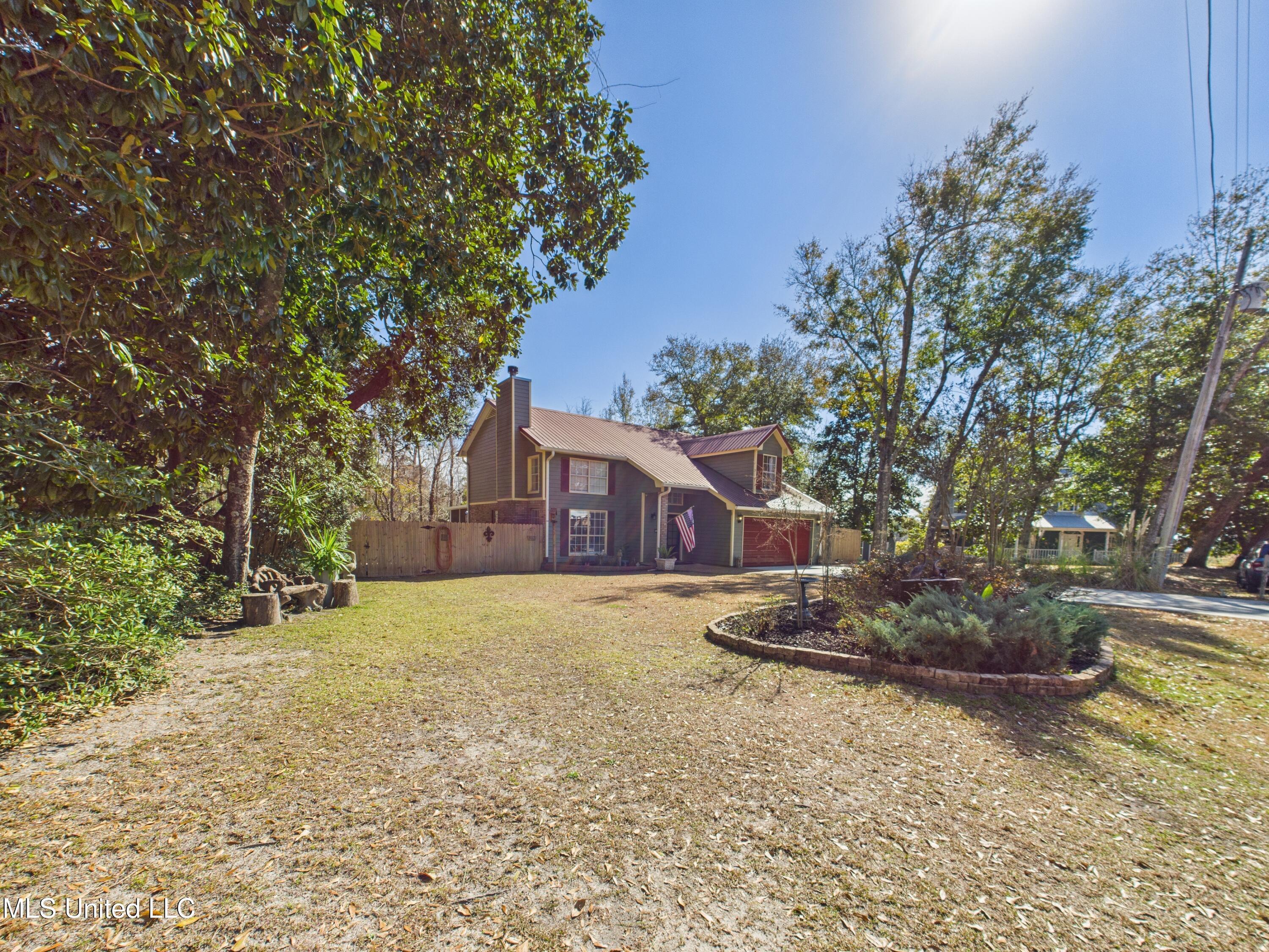 Image 3: CAM04449G0-PR0032-STILL004