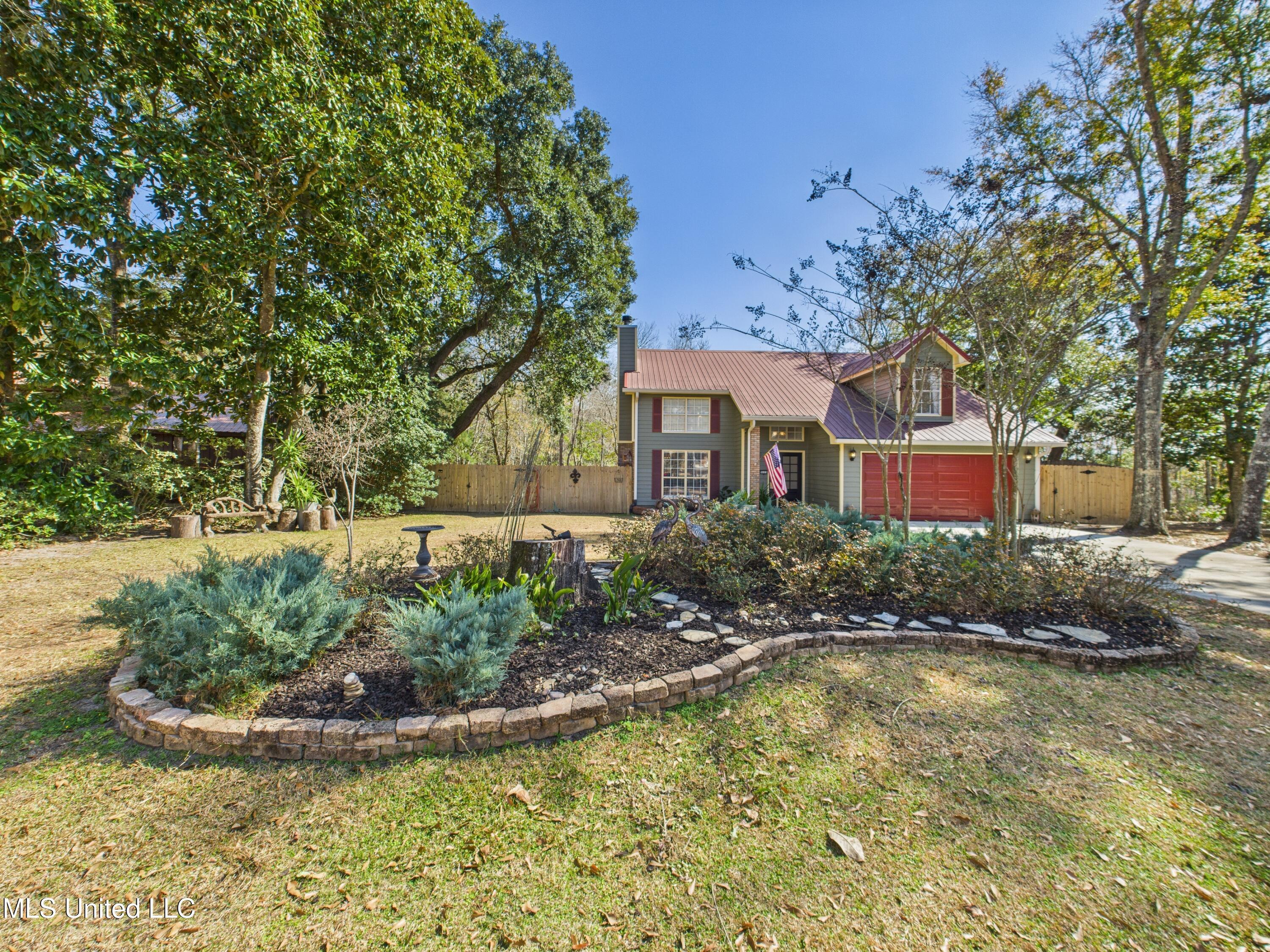 Image 4: CAM04449G0-PR0032-STILL005