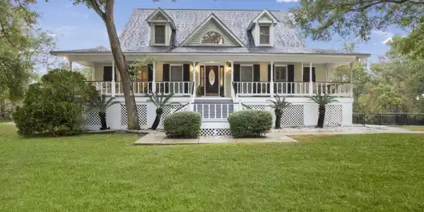 1801 Tradewinds Drive