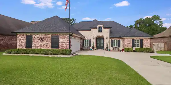 311 Goose Pointe Boulevard