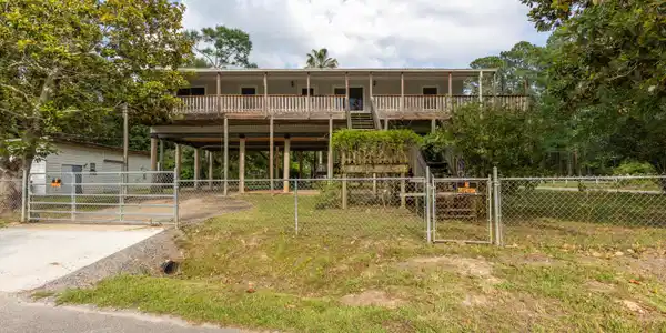 2100 Simmons Bayou Drive E
