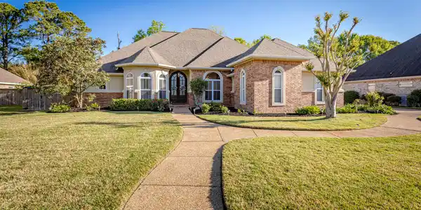 2109 Whitney Oaks Drive