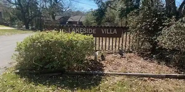 147 Lakeside Villa