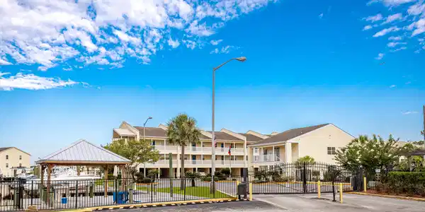 2421 Beachview Drive