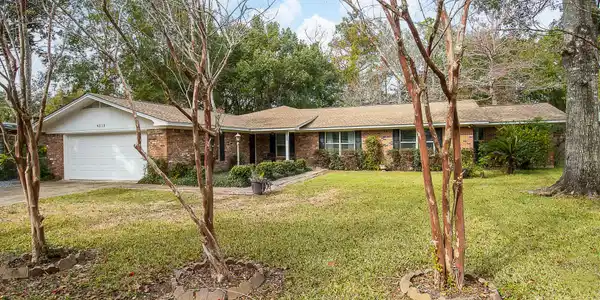 6213 Poco Road