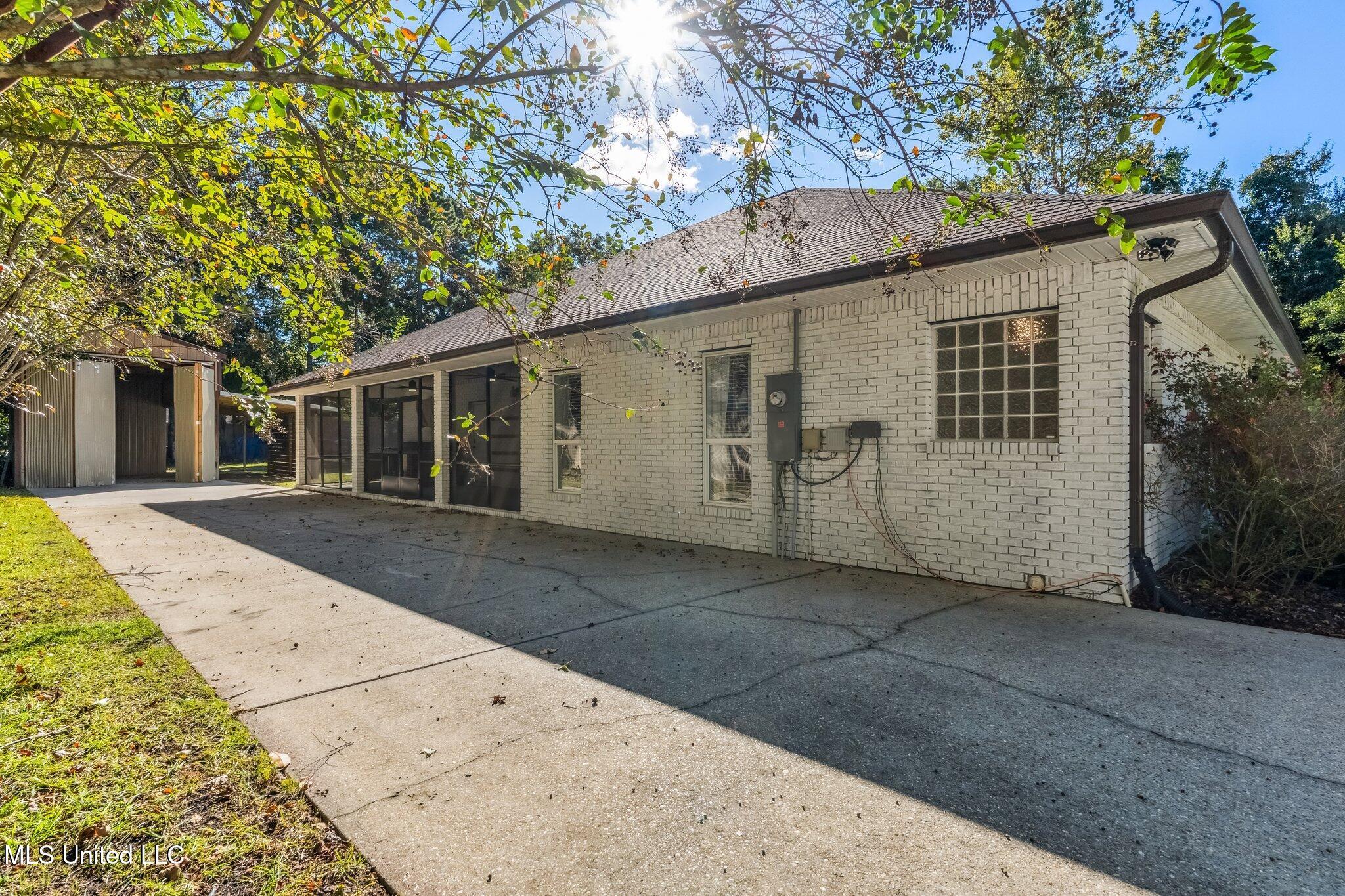 Image 3: 2938 hickory ext 3