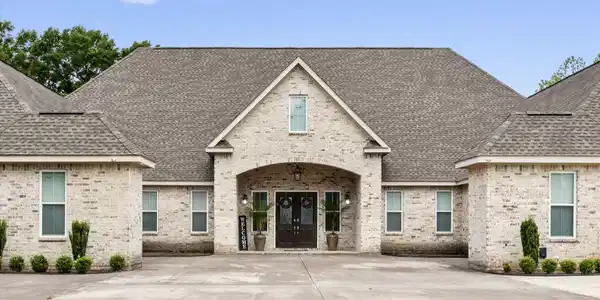 7411 Woodland Drive