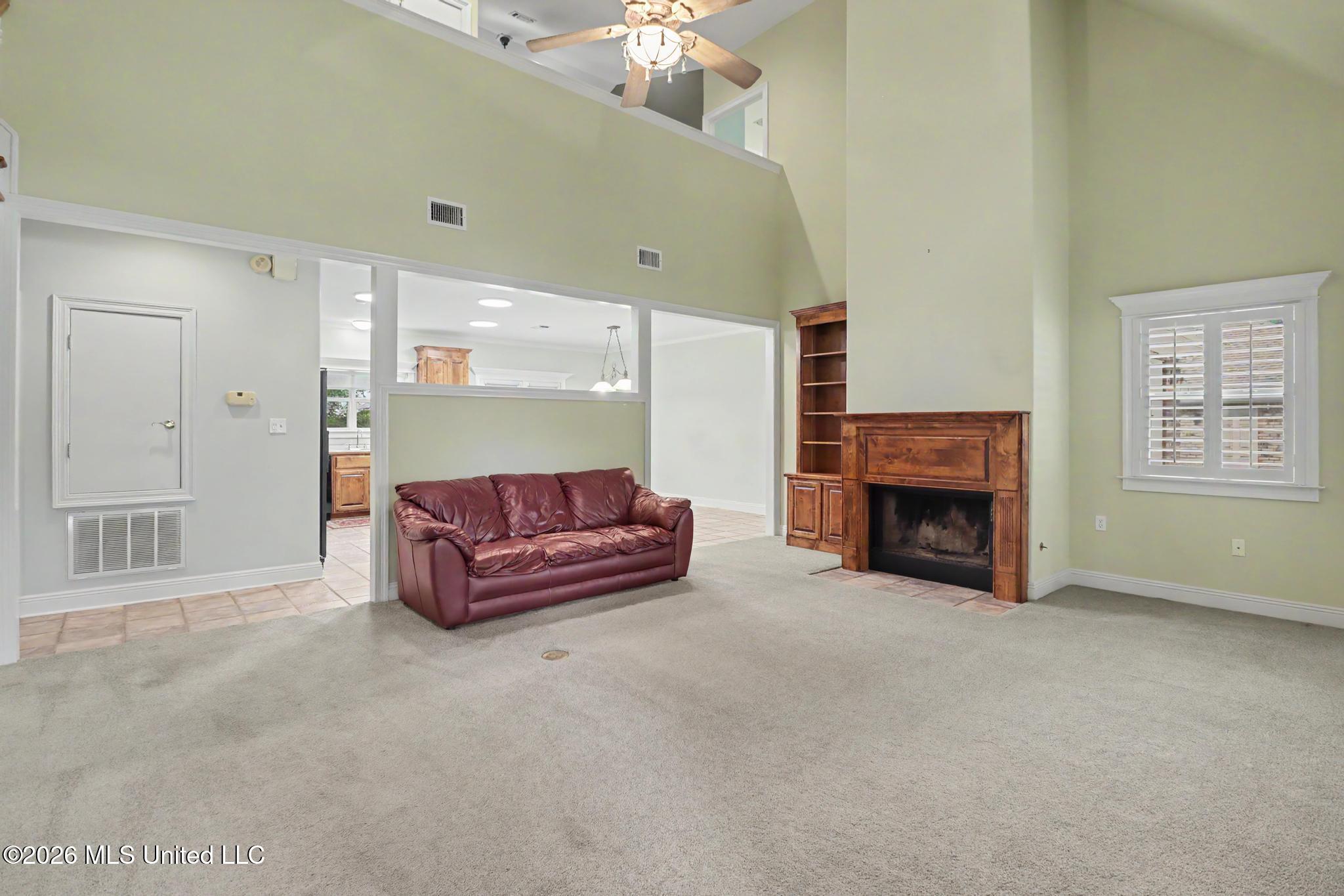 Image 2: Living room