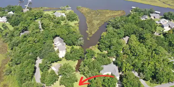 Image 3: 3033 Magnolia Aerial View