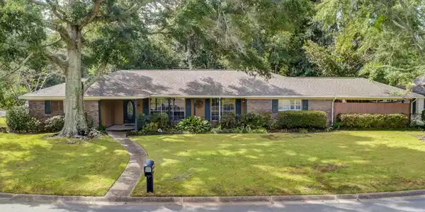 2256 Baywood Drive
