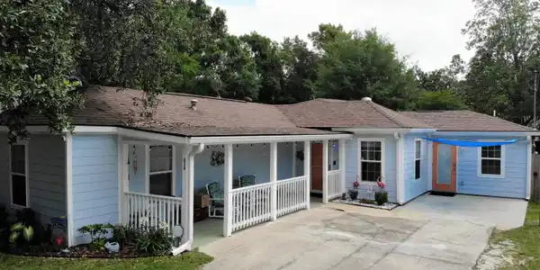 810 Hardy Avenue