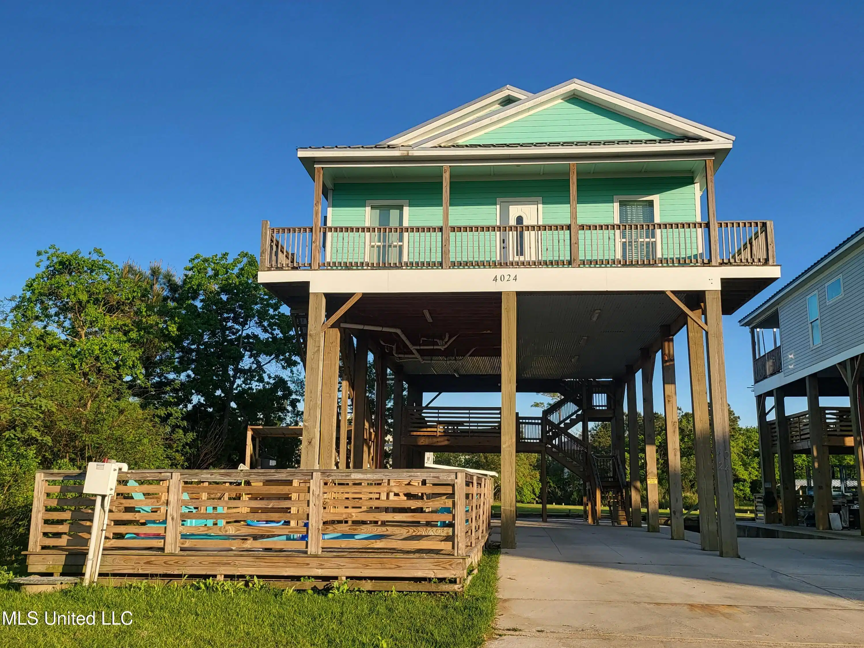 Image 1: Exterior