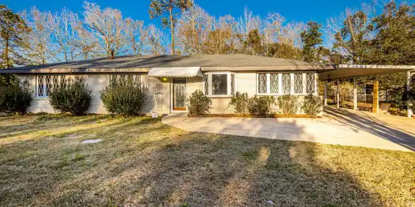 108 Meadow Lane E