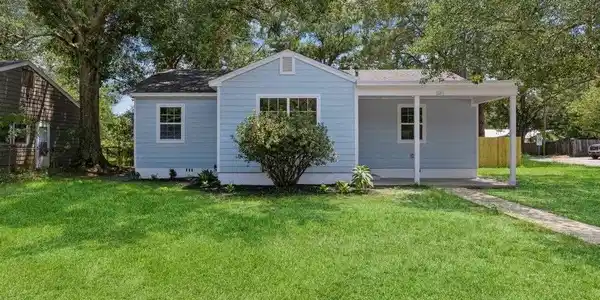 1661 Sunset Boulevard