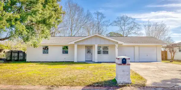 854 Lakewood Place