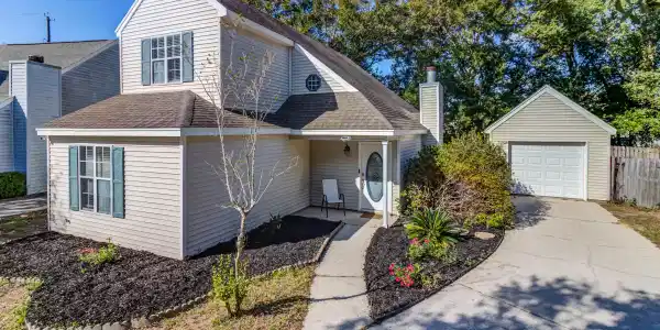 1752 James Buchanan Drive