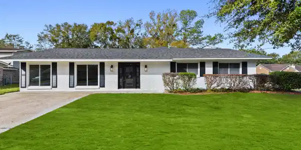 100 Hunter Dr Drive