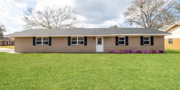 823 Bluewood Drive