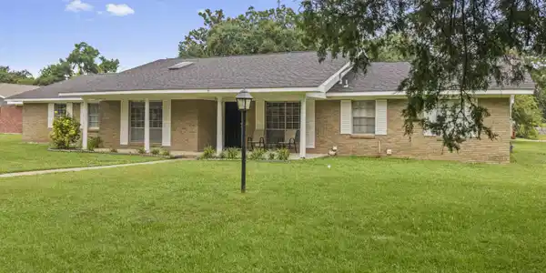 10 Wenmar Avenue