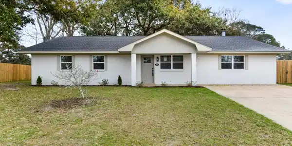402 Hunter Drive