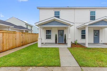 1016 Middle Lane