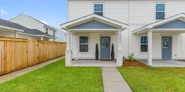 1016 Middle Lane