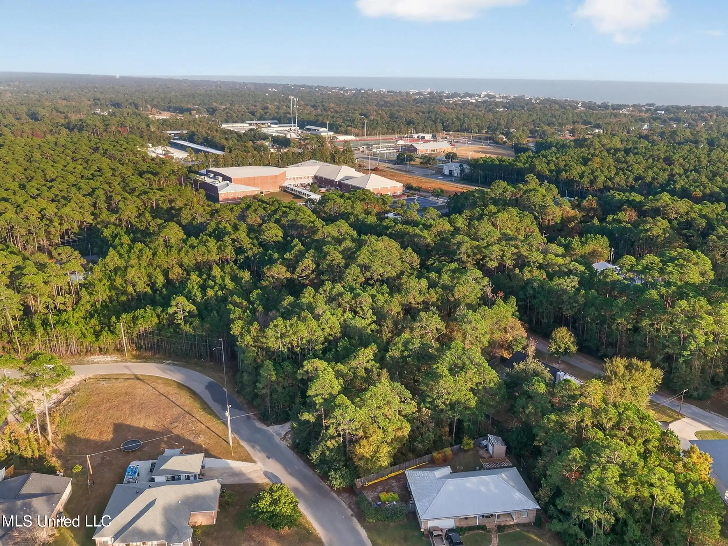 Image 1: DJI_20251119160921_0155_D