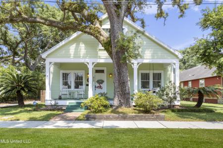 212 Seal Avenue