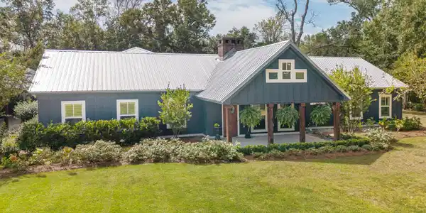 2315 Country Club Lane N