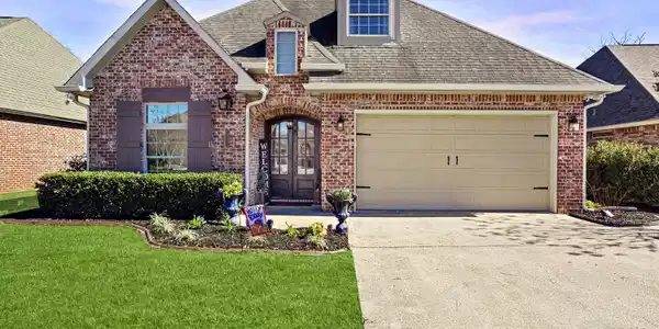3832 Acadian Village Drive