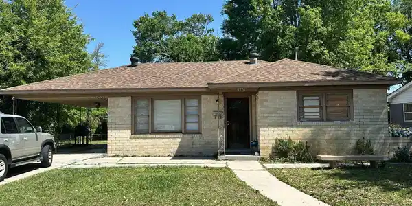 1776 Ridgeway Drive