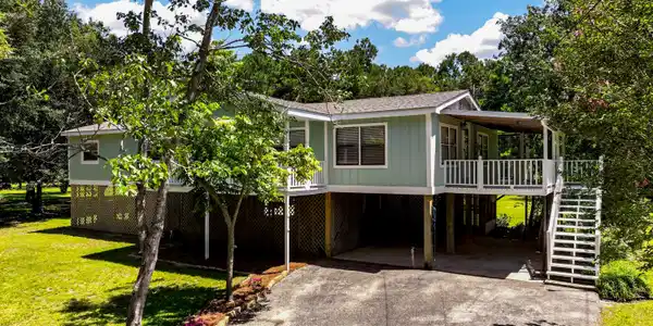 Image 2: 10415PinOak-18