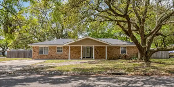 2303 Dogwood Street