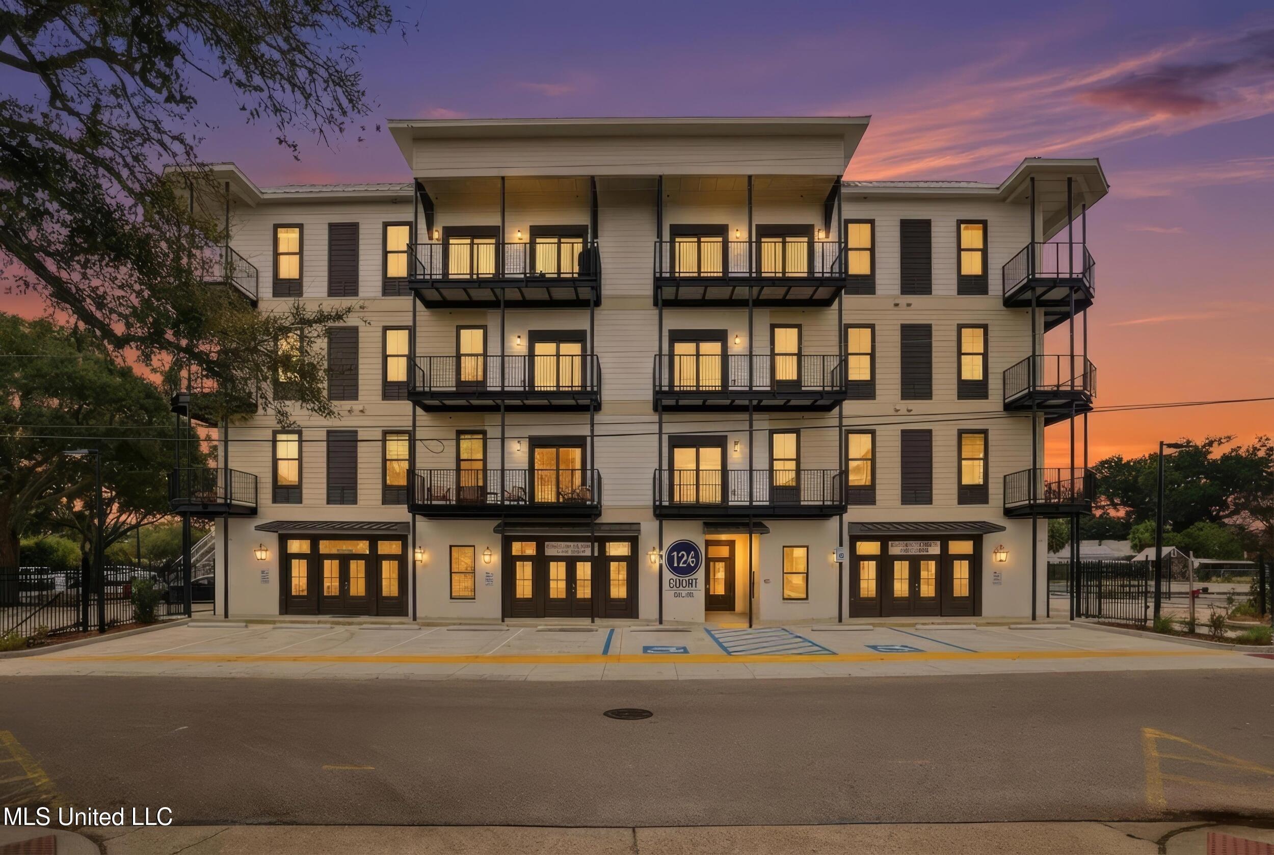 Image 2: 1_r6__7830 twilight