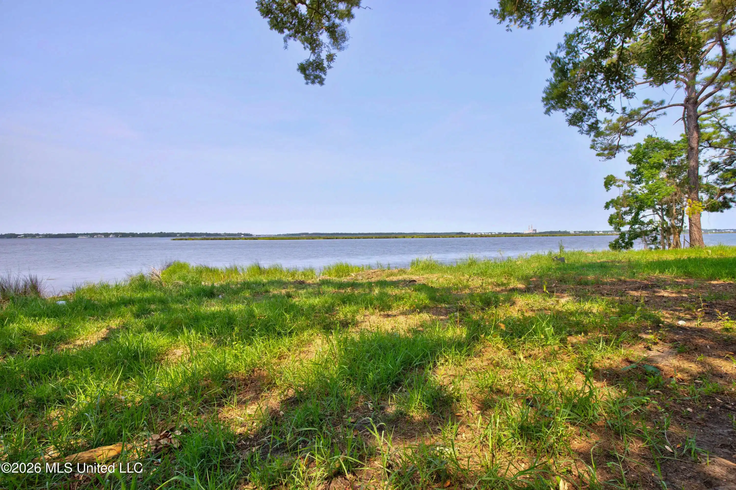 Image 1: CausewayLot-14