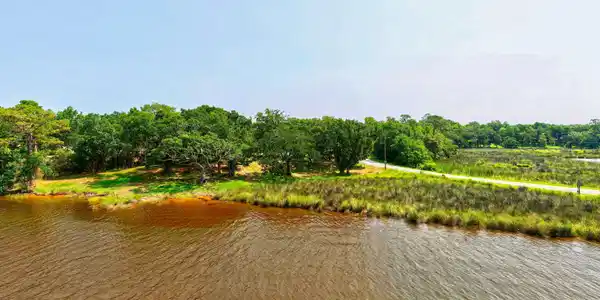 Image 3: CausewayLot-18