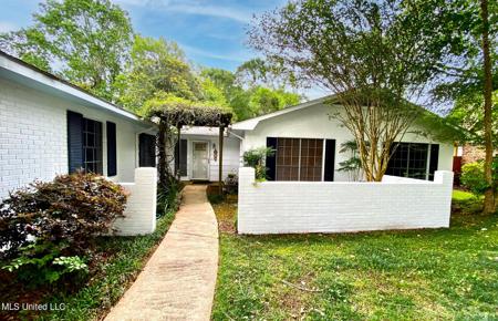 1812 Seacliffe Drive