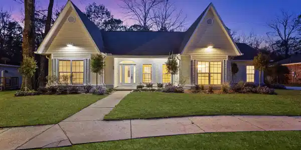 903 Woodglen Drive