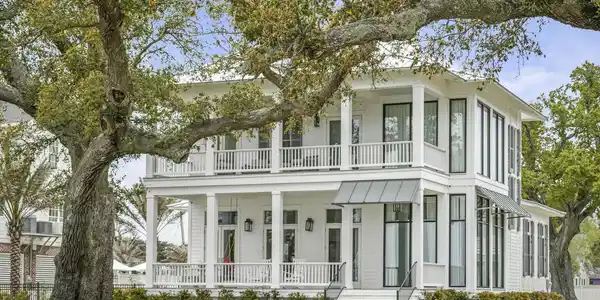 503 E Scenic Drive