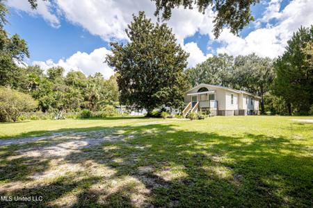 256 Holcomb Boulevard