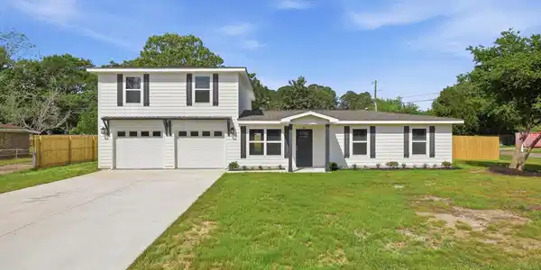 4701 Hilltop Drive