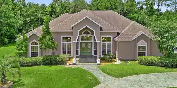 101 Oaks Boulevard