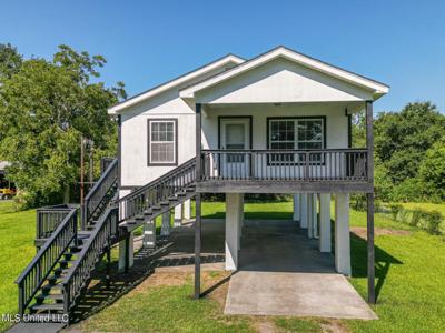 329 Fleitas Avenue