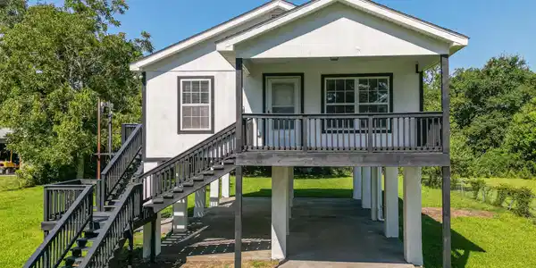 329 Fleitas Avenue