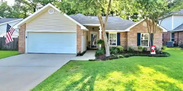 881 Brentwood Drive