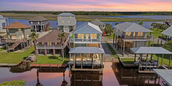 Image 2: 1_dji_20260611102235_0727_d_twilight_006