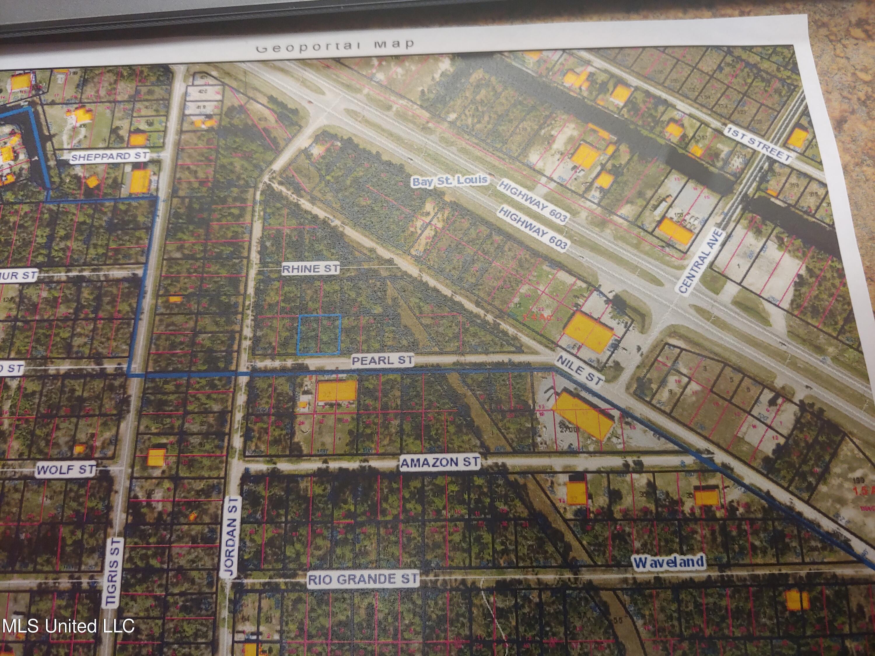 Pearl Street W, Waveland, MS lhrmls01512733