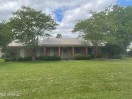 6305 Hermosa Drive