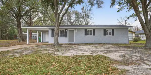 3815 Pineview Drive