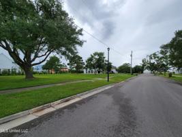 113 Shadowlawn Avenue